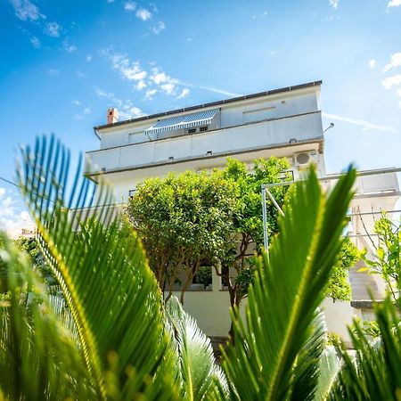 Apartmani Centar Palit Exteriör bild
