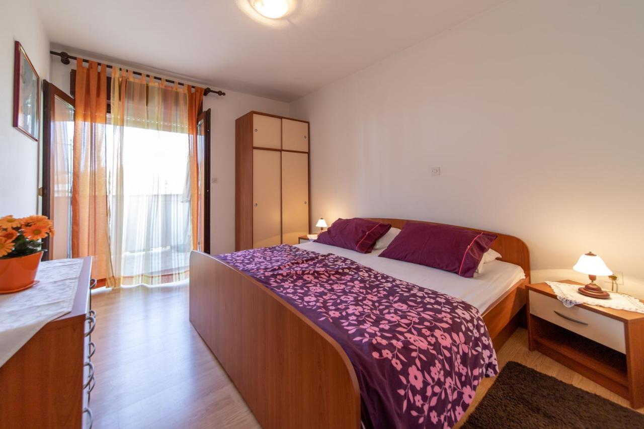 Apartmani Centar Palit Exteriör bild