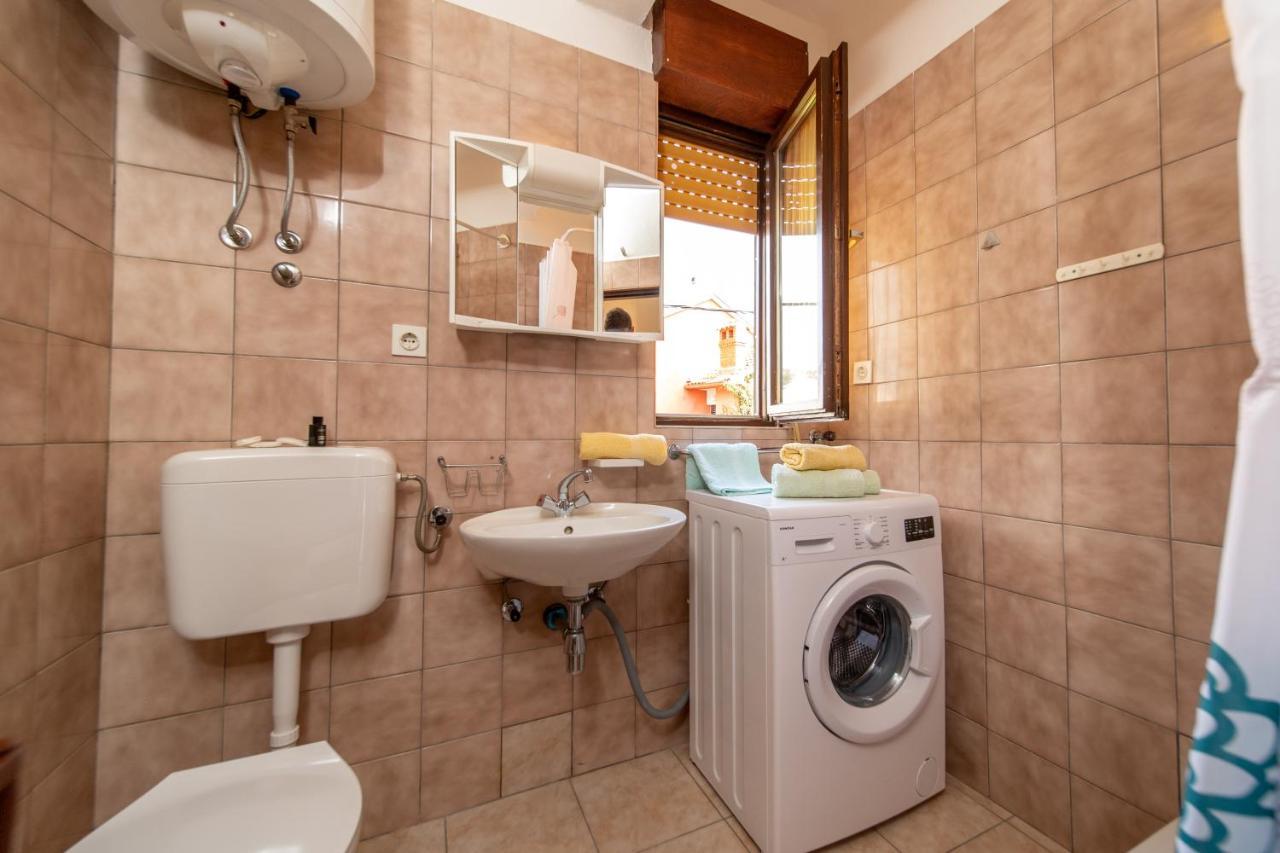 Apartmani Centar Palit Exteriör bild