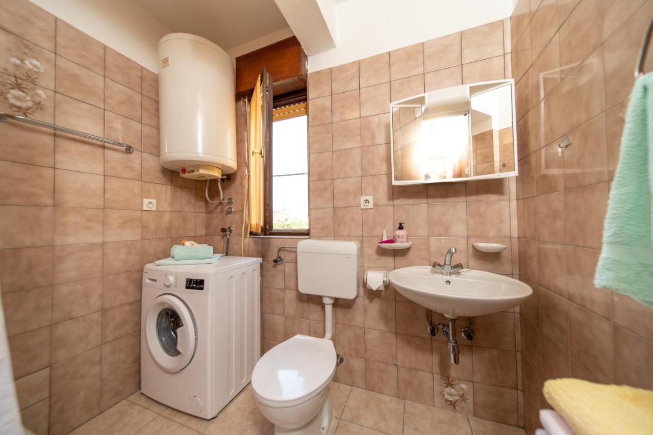 Apartmani Centar Palit Exteriör bild