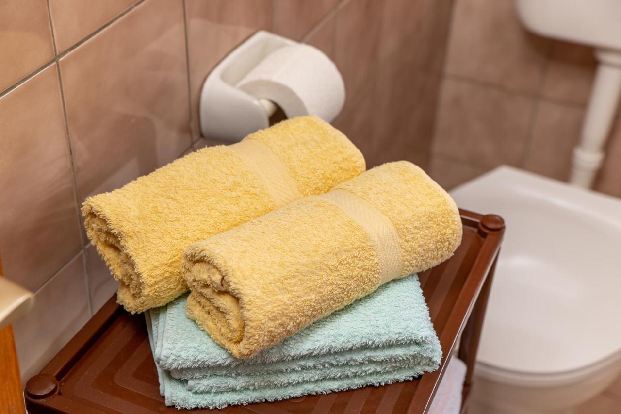 Apartmani Centar Palit Exteriör bild